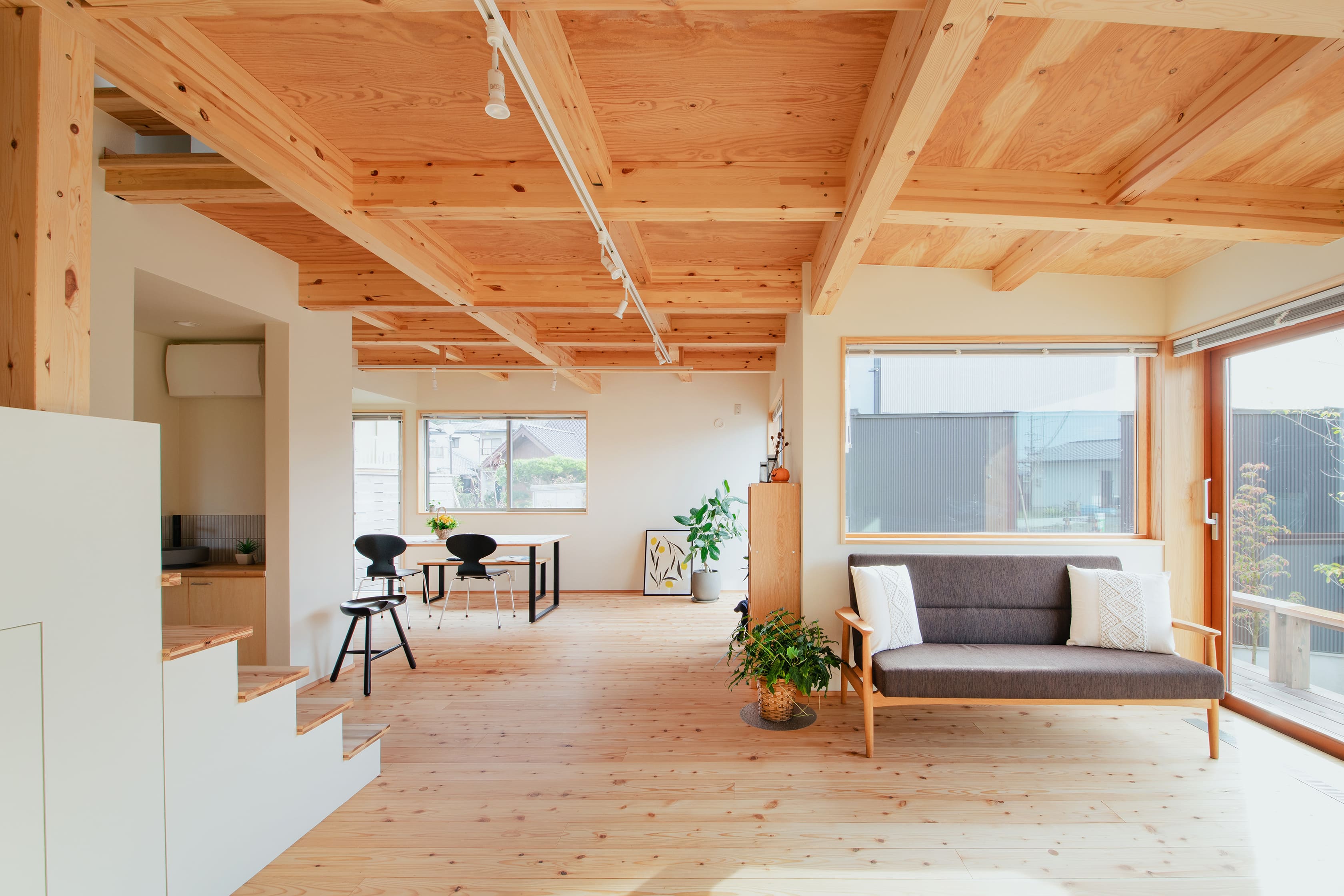 新築の家の内観や外観